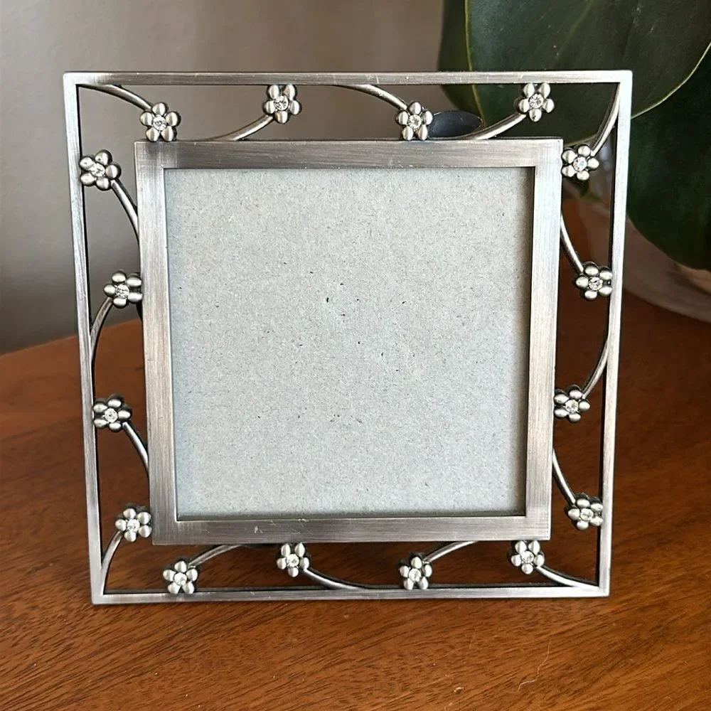 Elsa L Silver Floral Picture Frame!